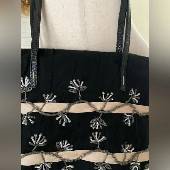 RARE Y2K Authentic Valentino Garavani intricately beaded silk and leather tote ~ - Picture 3 of 16